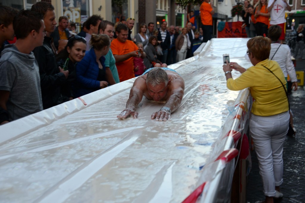 ../Images/Donderdag kermis 537.jpg